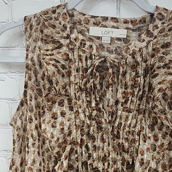 LOFT Petites Cheetah Print Swiss Dot Sheer Sleeveless Blouse Ruffle Pleated Top - Picture 6 of 12